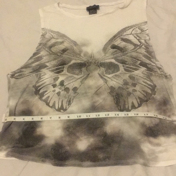 🌞Skull/butterfly tank top with low cut sleeve🌞 - Picture 6 of 7